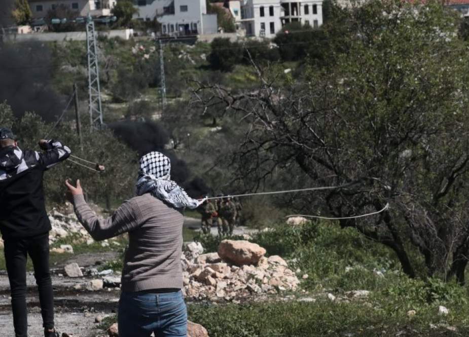 إصابات بالاختناق في مواجهات بين الفلسطينيين والاحتلال بالضفة