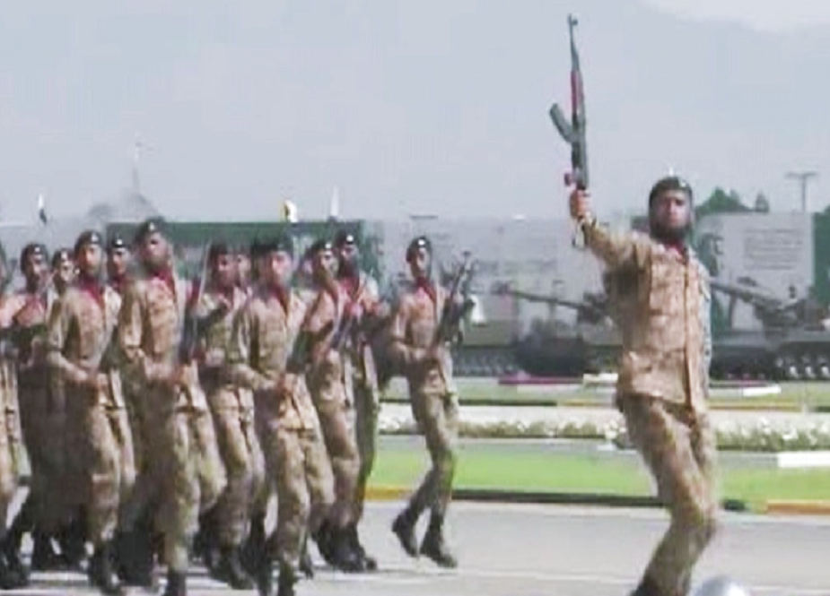 اسلام آباد، یوم پاکستان کے موقع پر مسلح افواج کی پریڈ کی تصاویر