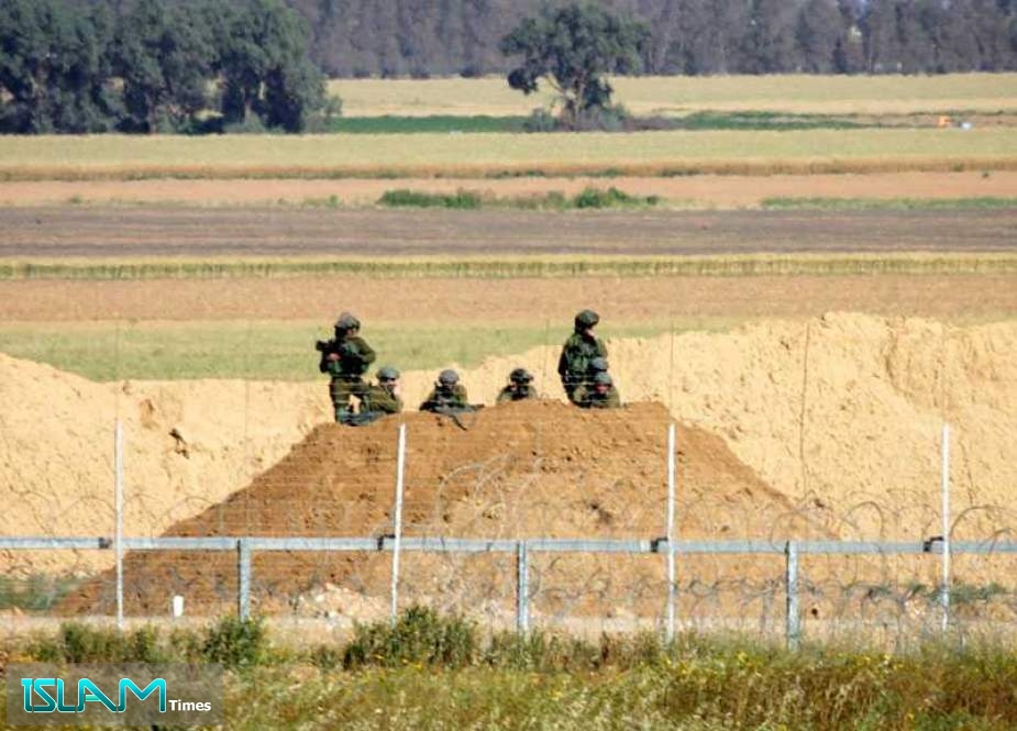 ‘Israeli’ Forces Target Palestinian Farmers in The Southern Gaza Strip