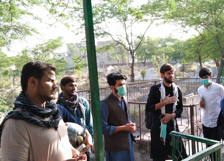 لاہور، آئی ایس او فیصل آباد کے طلبہ کی شہید ڈاکٹر محمد علی نقوی کے مزار پر حاضری کی تصاویر