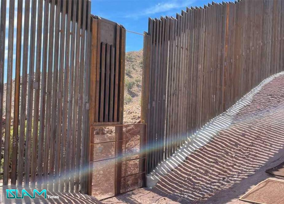 ’Legions of Migrants’ Using Border Wall’s Unfinished Sections to Enter US