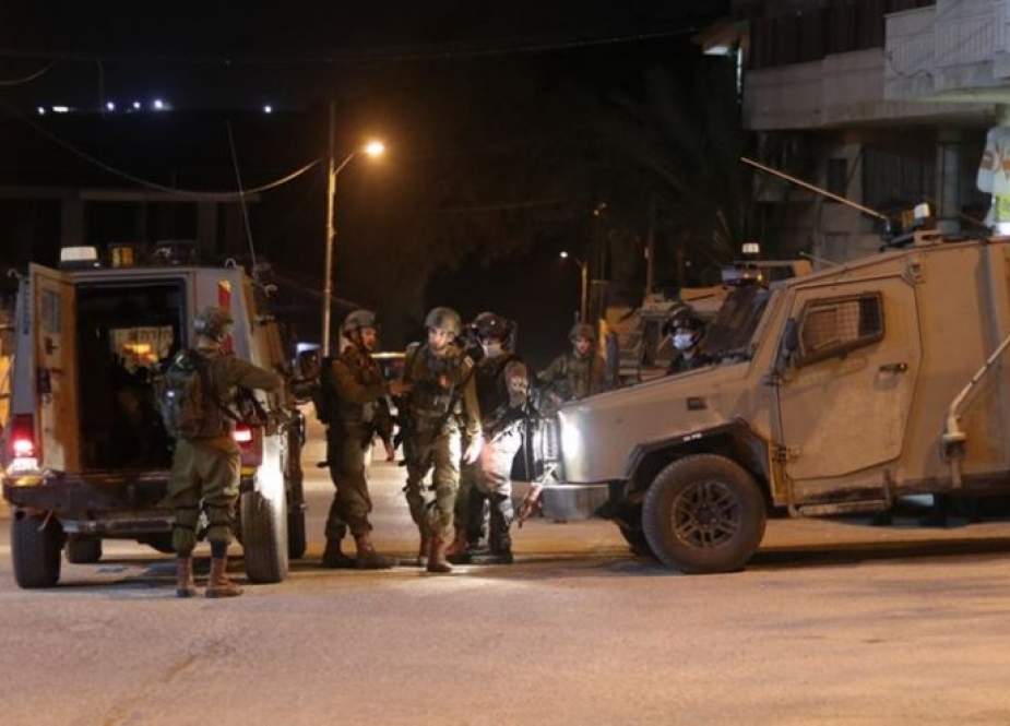 مواجهات مع الاحتلال خلال مداهمات واعتقالات في الضفة