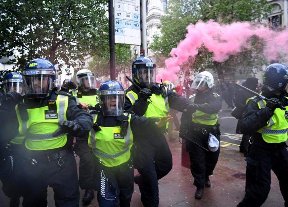لندن، پولیس اختیارات میں اضافے کے بل کے خلاف مظاہرے