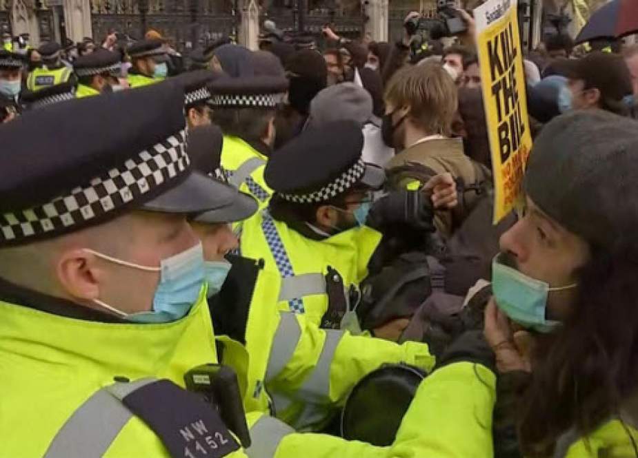 تظاهرات ضد نژادپرستی لندن به خشونت کشیده شد