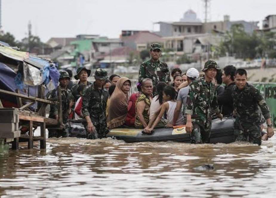 انڈونیشیا میں سیلاب اور لینڈ سلائیڈنگ سے 44 افراد جاں بحق