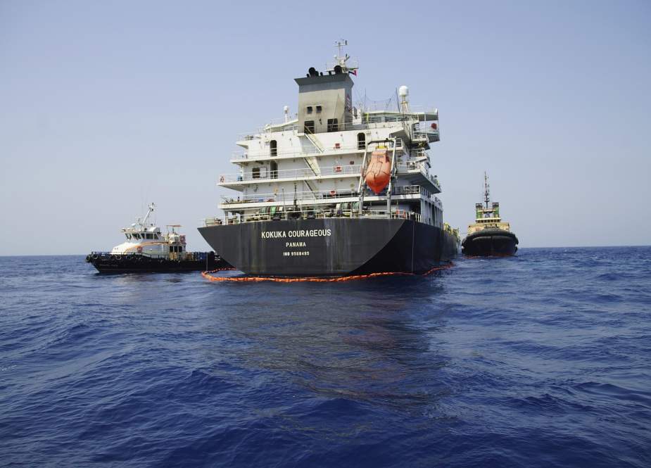 تعرض سفينة إيرانية لهجوم وواشنطن تعلق