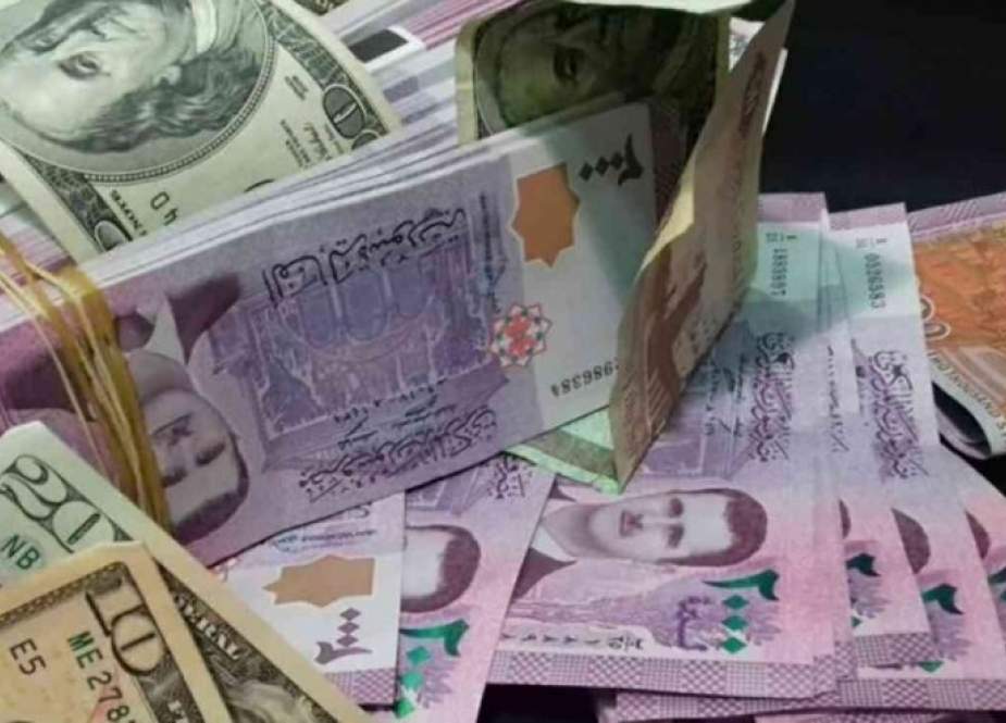الليرة السورية تحقق أسعارا مفاجئة أمام الدولار الأمريكي