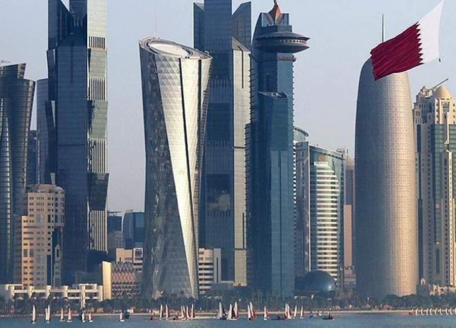 قطر تقلص عدد الموظفين وتمنع التراويح بالمساجد