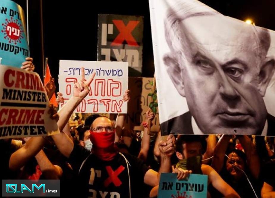 "Crime Minister": Israelis Resume Protest Against Netanyahu After PM Tasked with Forming Government
