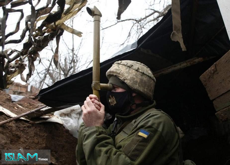 Two Ukrainian Soldiers Killed in Fresh Clashes in Troubled East amid Rising Kiev-Moscow Tensions