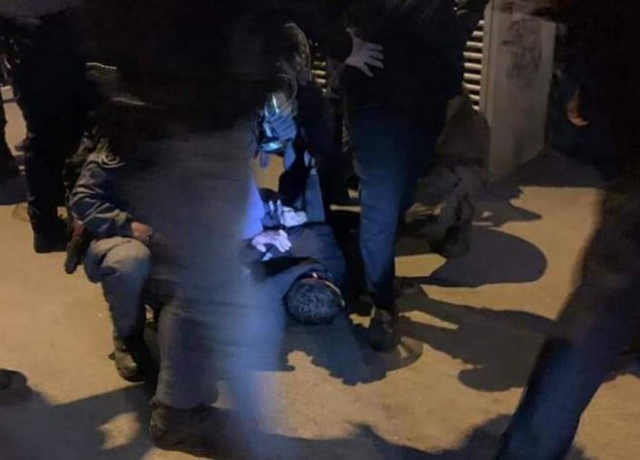 الاحتلال يعتقل 8 شبان من الأقصى ومواجهات في أحياء مقدسية