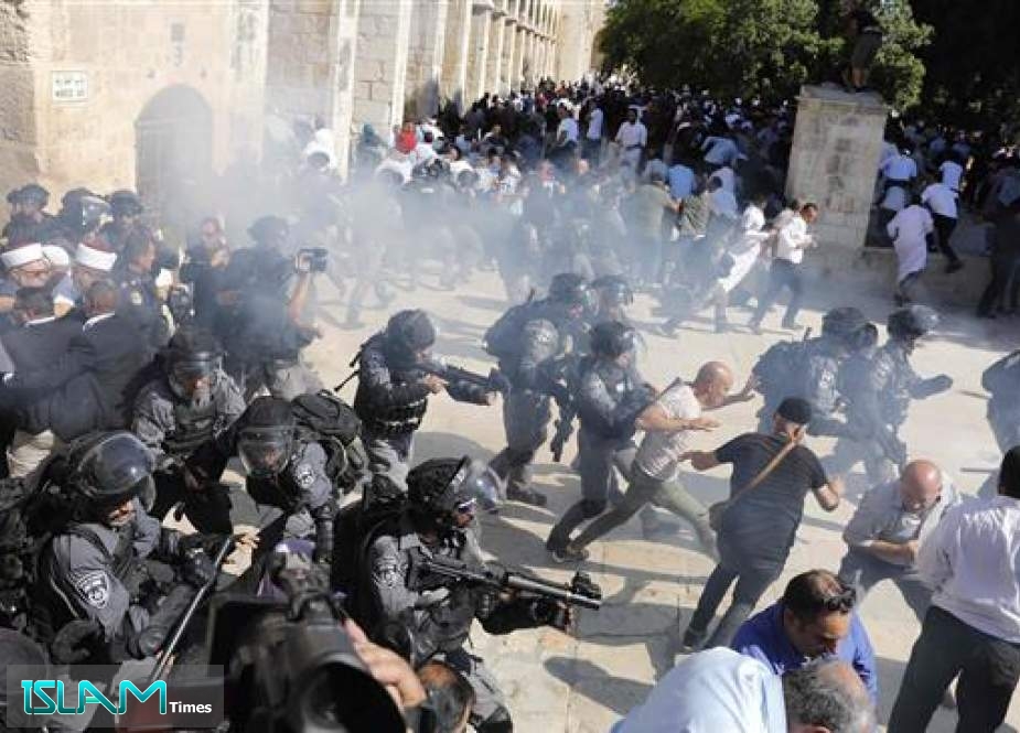 Four Palestinians Injured In Ramadan Clashes in Occupied Al-Quds