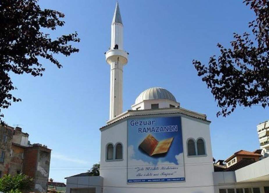 البانیہ میں چاقو بردار شخص کا مسجد میں نمازیوں پر حملہ، 5 زخمی
