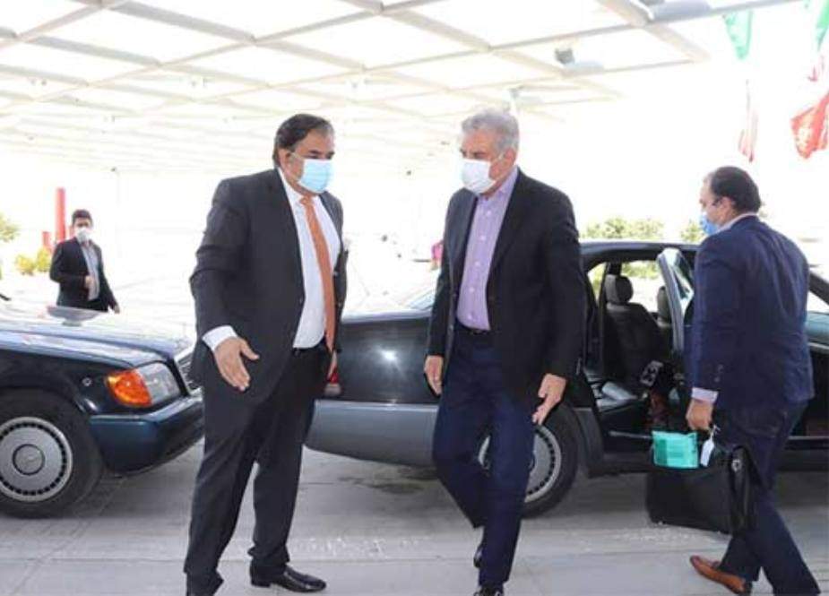 پاکستانی وزیر خارجہ 3 روزہ سرکاری دورے پر ایران پہنچ گئے، ایرانی ہم منصب اور صدر سے ملاقات کرینگے 