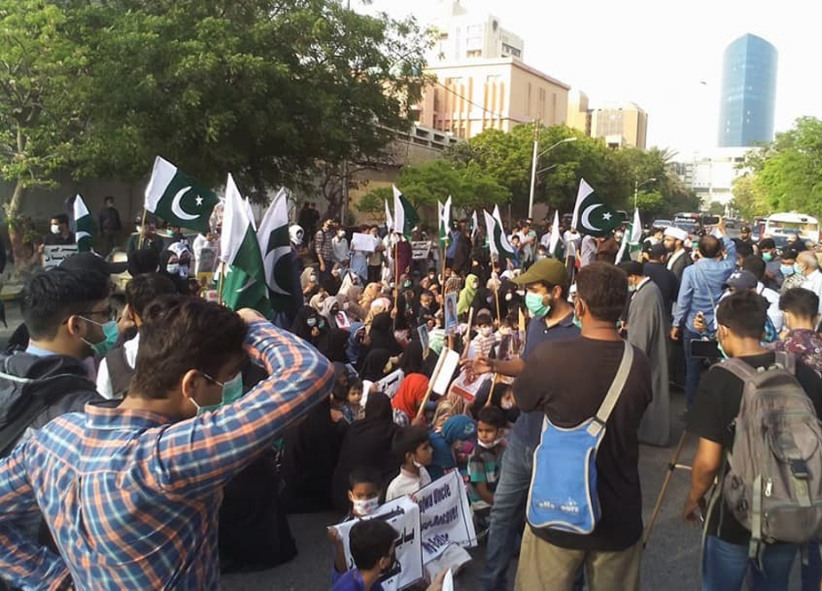 کراچی، شیعہ لاپتہ افراد کے بچوں کا گورنر ہاؤس کے باہر منفرد احتجاج