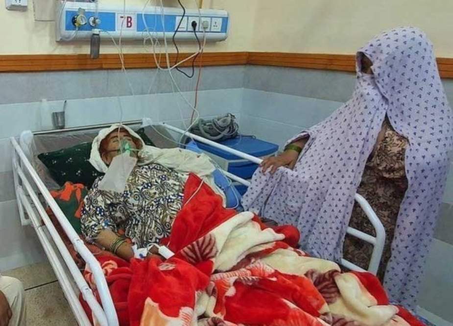 پشاور کے سرکاری اسپتالوں میں کورونا مریضوں کی گنجائش ختم ہونے کے قریب