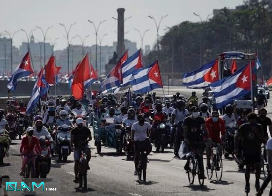 Cubans Participate in Caravan Protest against US Blockade