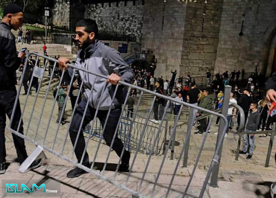 Al-Quds Confrontations Continue As ‘Israel’ Restricts Worshipers’ Access to Al-Aqsa Mosque