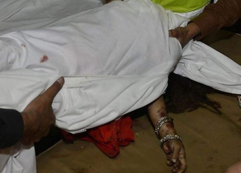نوشہرہ میں خواتین سمیت 5 افراد کو قتل کردیا گیا