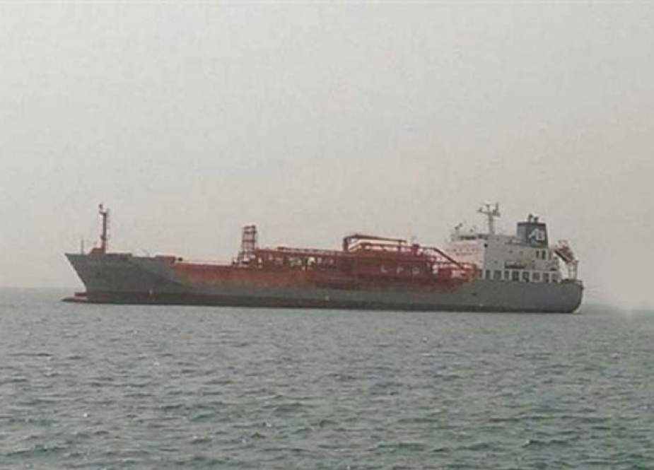 العدوان السعودي يحتجز سفينة جديدة تحمل مازوتًا في اليمن