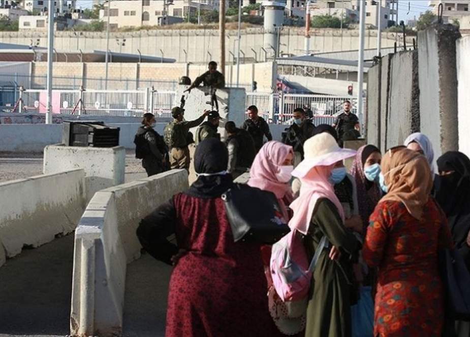 الاحتلال يمنع فلسطينيي الضفة والقطاع من الوصول للأقصى