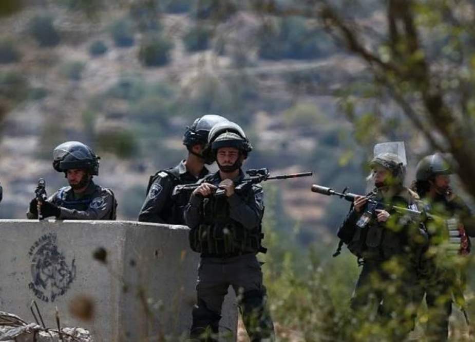 Israeli occupation forces at Lebanese border.jpg