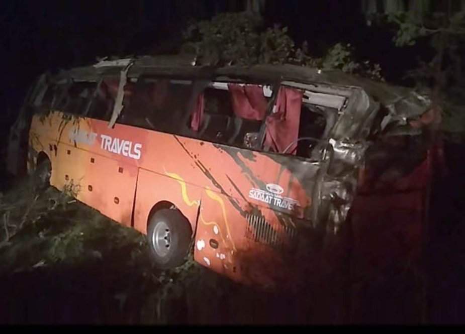 حسن ابدال میں مسافر بس کھائی میں گرنے سے 12 افراد جاں بحق