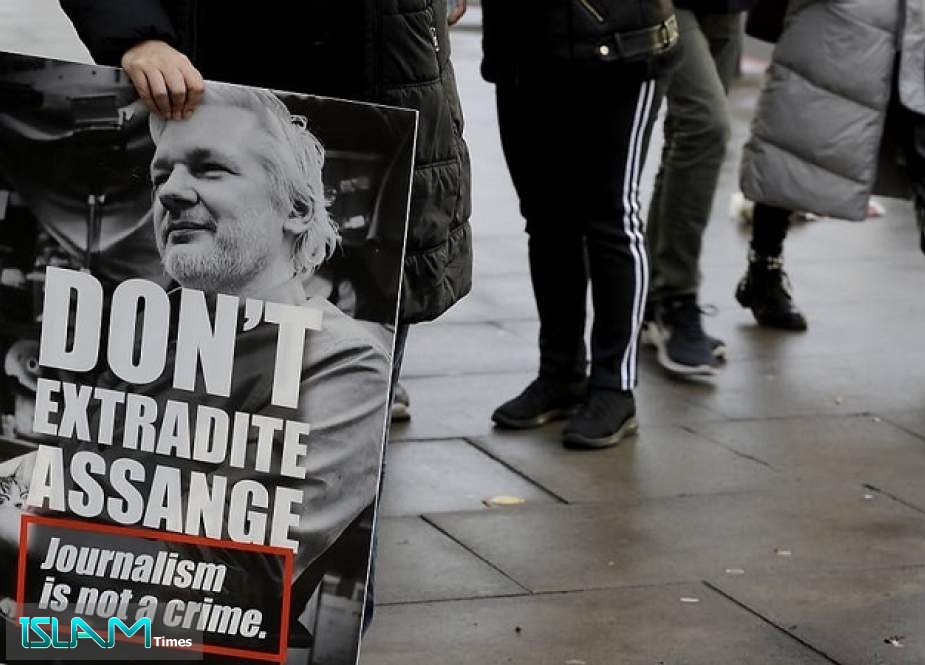 Snowden: Assange Prosecution Shows Biden’s Lip Service to Press Freedom
