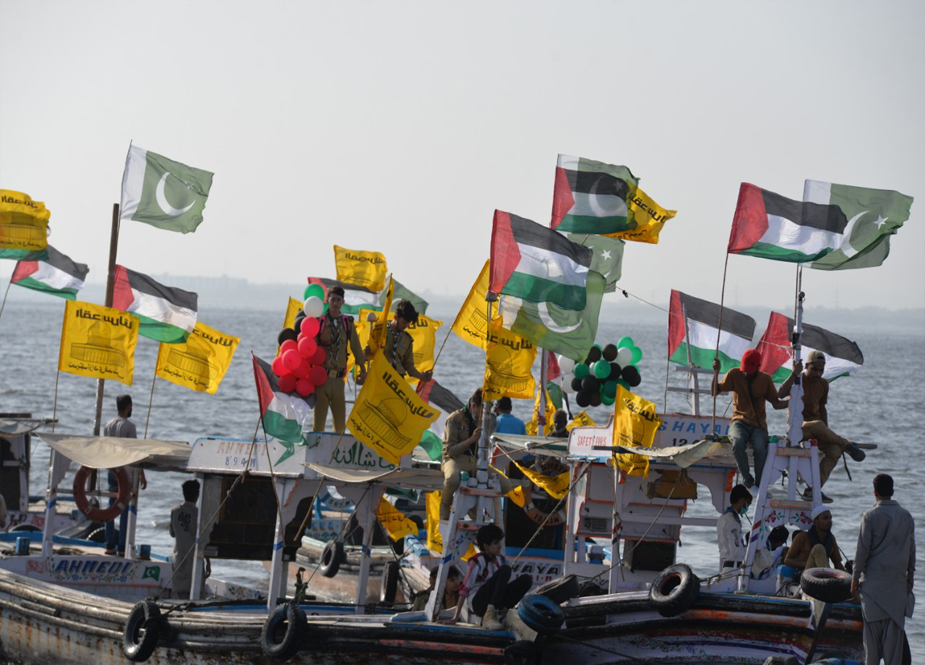 مظلوم فلسطینیوں سے اظہار یکجہتی کیلئے امامیہ اسکاؤٹس کی کراچی کے ساحل پر کشتی ریلی