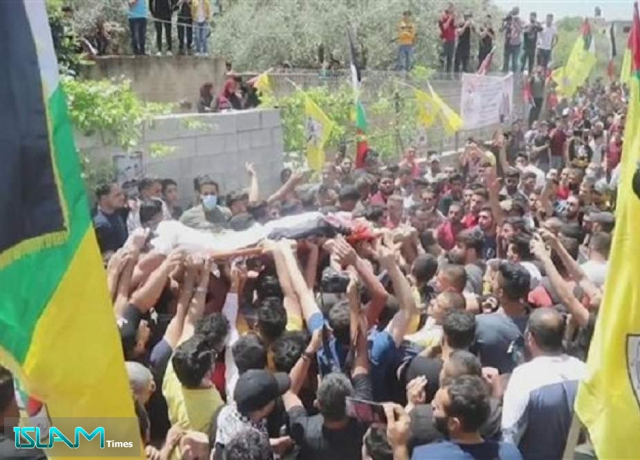 Palestinians Bury Teen Martyred by Israeli Troops during Search for Shooter