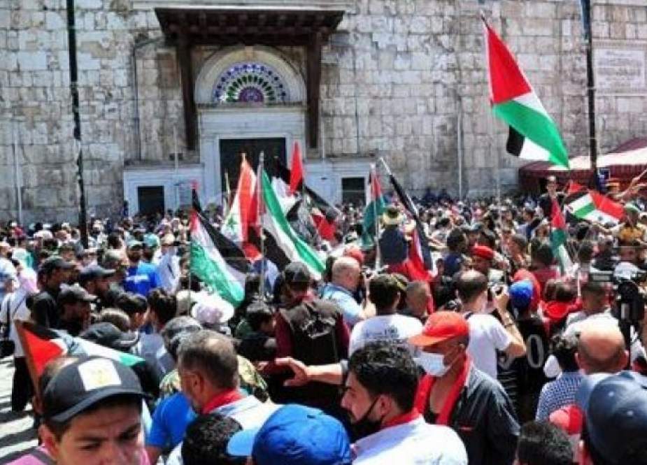 مشاركو إحياء يوم القدس بدمشق: لا خيار لمواجهة الاحتلال إلا بالمقاومة