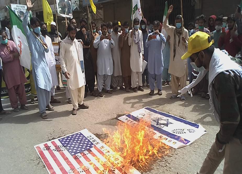 حیدرآباد میں مظلوم فلسطینیوں کی حمایت میں احتجاج، امریکی و اسرائیلی پرچم نذر آتش