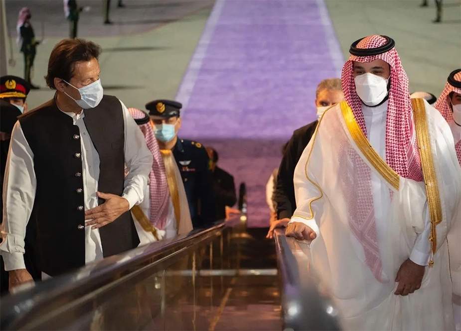 عمران خان کا سعودی عرب کا دورہ اور مشترکہ اعلامیہ، کیا یہ گورنمنٹ بک گئی ہے؟