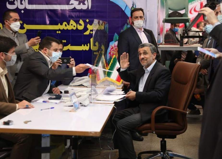 نجاد يعلن رسمياً ترشحه للانتخابات الرئاسية الإيرانية