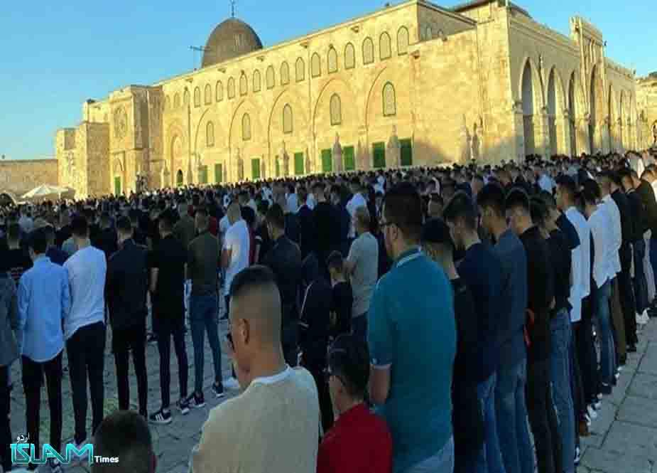 شدید تناؤ کے باوجود بھی مسجد اقصی کی نماز عید میں 1 لاکھ سے زائد نمازیوں کی والہانہ شرکت