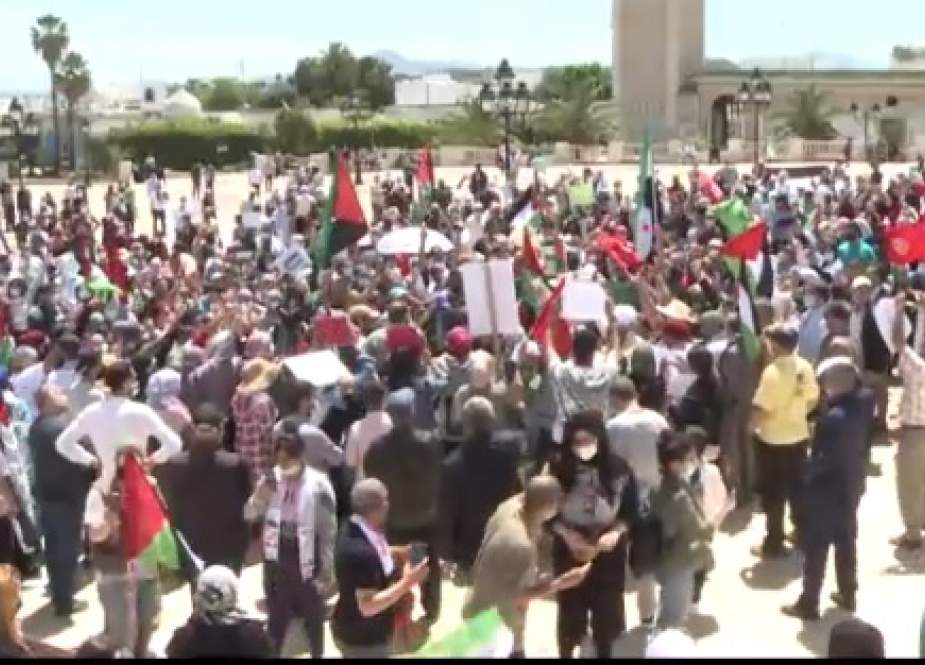 آلاف التونسيين يتظاهرون تضامناً مع فلسطين
