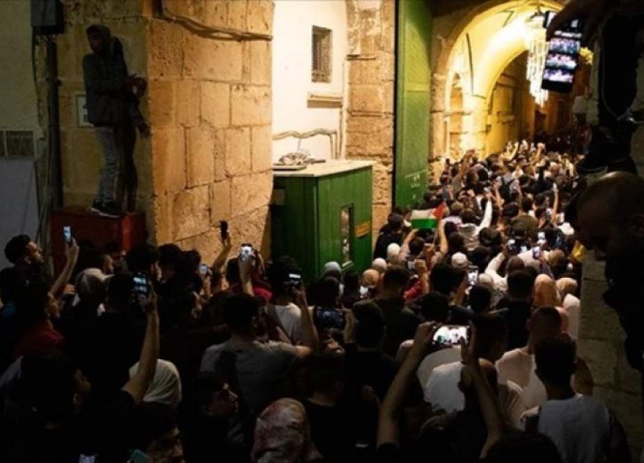 تجمع گسترده فلسطینیان در مسجدالاقصی