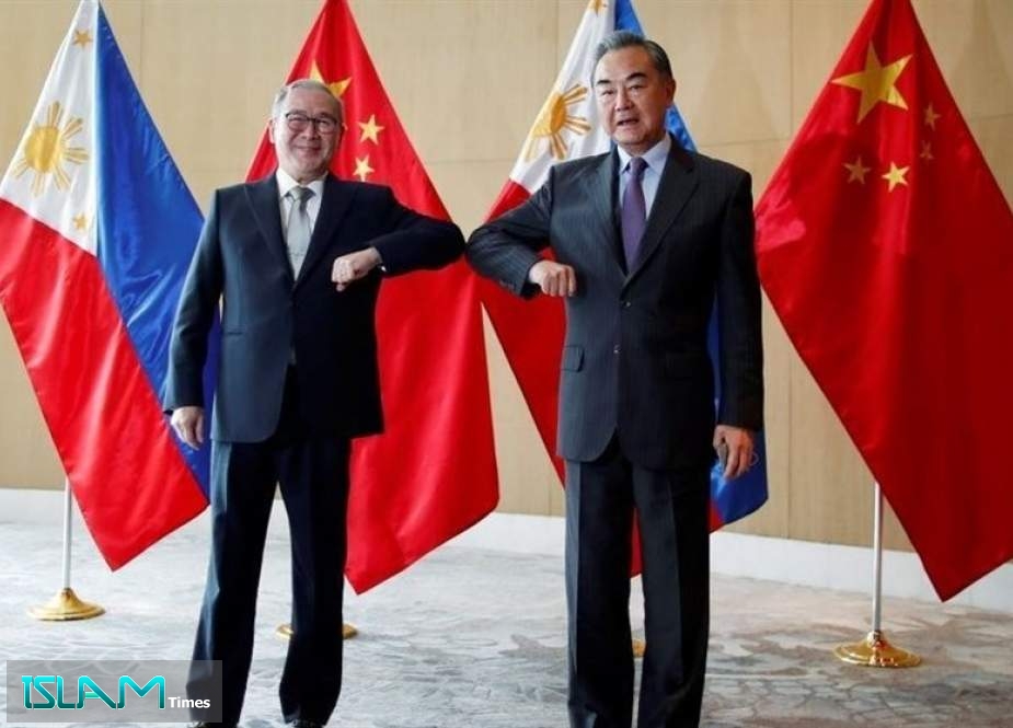 Philippines, China Hold ‘Friendly, Candid’ Talks on Maritime Disputes