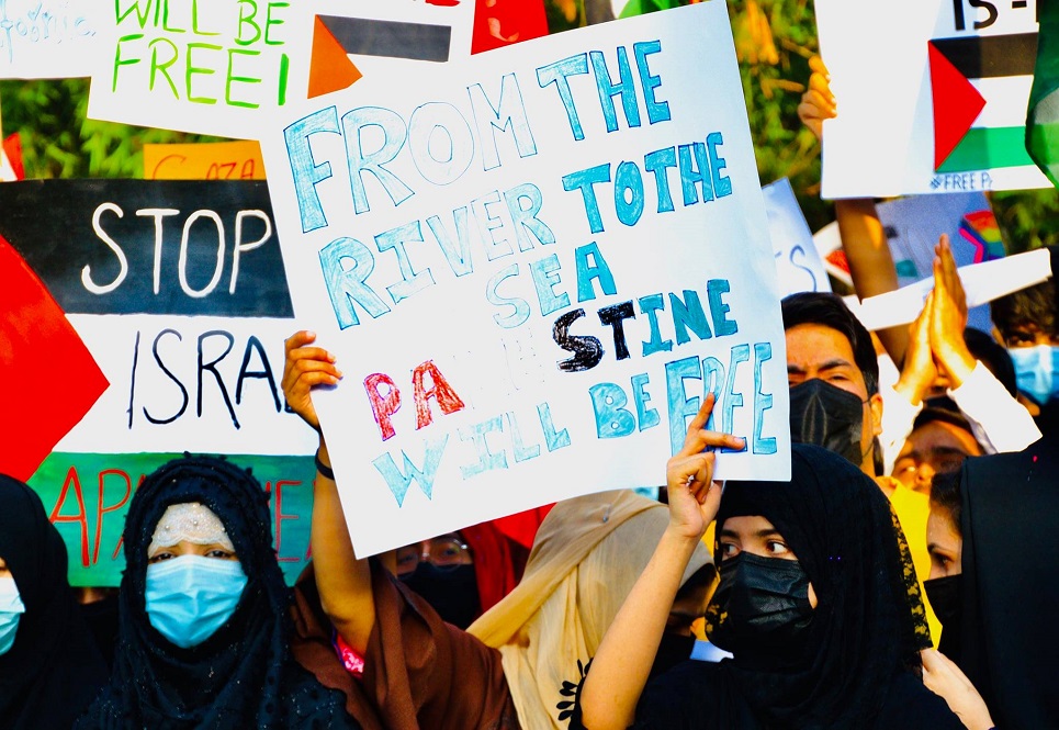 لاہور میں سول سوسائٹی کی اسرائیلی جارحیت کے خلاف احتجاجی ریلی