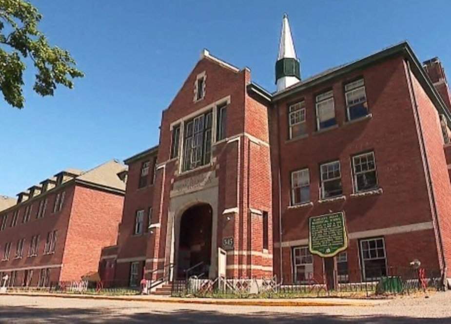 کینیڈا کے سابق بورڈنگ اسکول سے 215 بچوں کی اجتماعی قبر برآمد