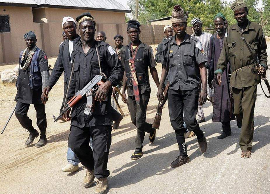 Nigeriyada silahlı şəxslər internat-məktəbdən 200 şagirdi qaçırıb