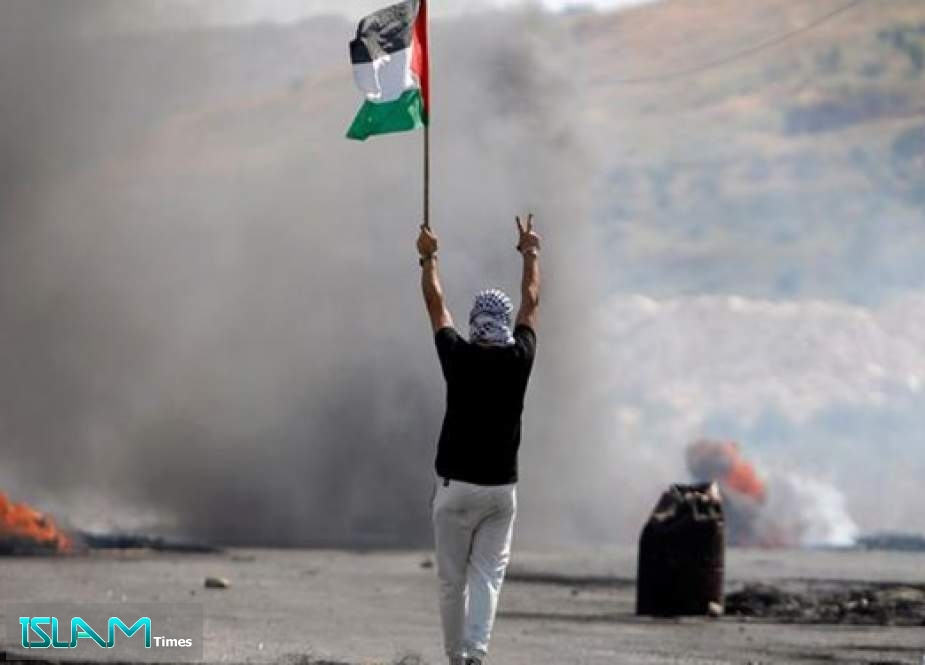 اسرائیل، فلسطینی پرچم نصب کرنیکے جرم میں معصوم بچہ پولیس موبائل تلے کچلے جانے کیبعد گرفتار