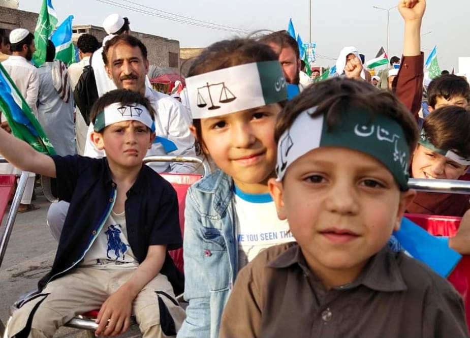پشاور، جماعت اسلامی کے لبیک القدس مارچ میں بچوں کی شرکت