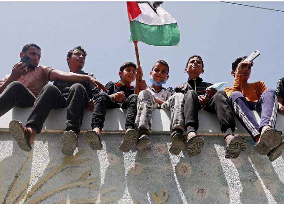 Pemuda Palestinadi kamp Jabalia (The New York Times).