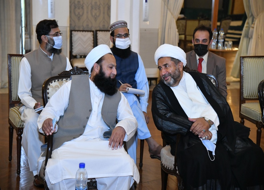 اسلام آباد میں صدر مملکت کی سربراہی میں علماء کرام کی اجلاس میں شرکت
