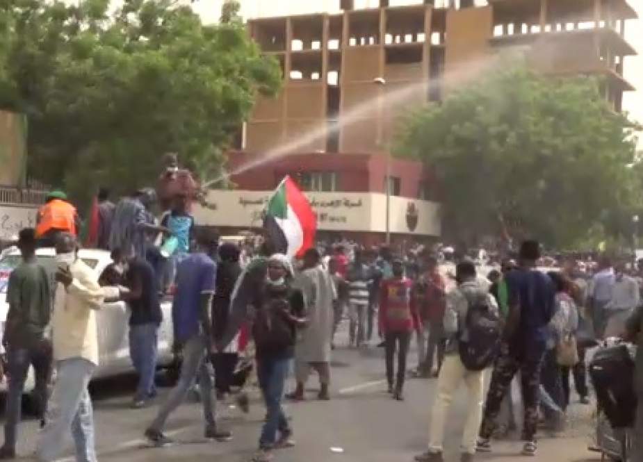 تظاهرات في الخرطوم تطالب باسقاط الحكومة الانتقالية