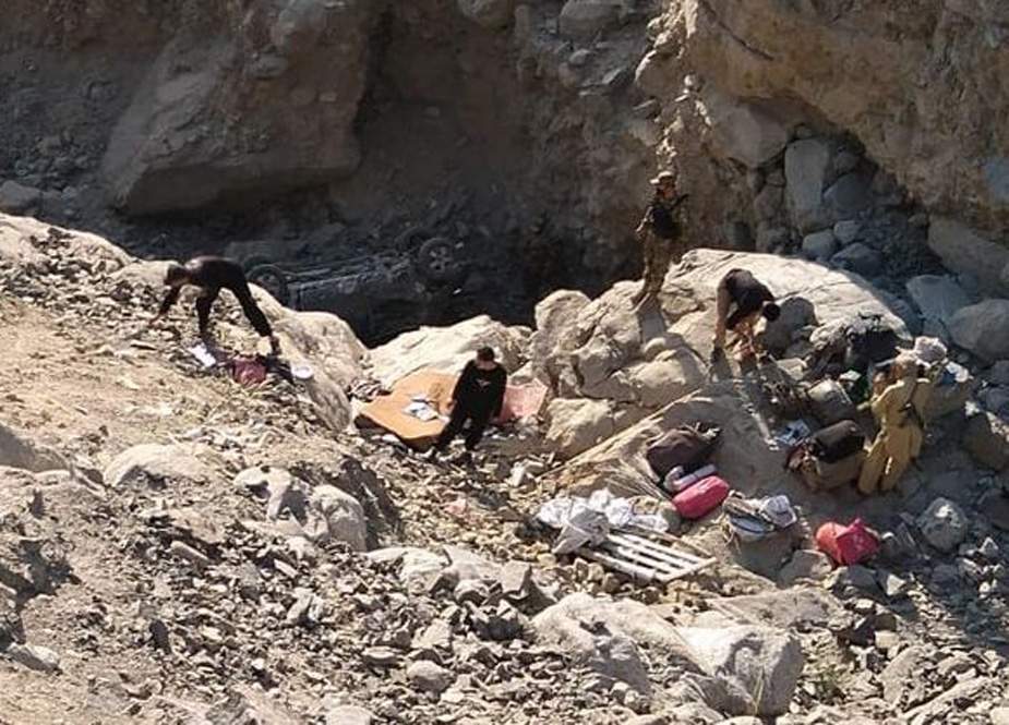 چلاس، سیاحوں کی گاڑی کھائی میں جا گری، 9 افراد زخمی