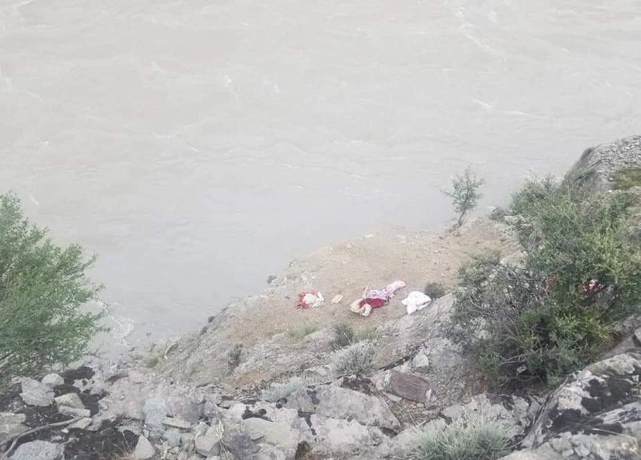 کوہستان، وین دریائے سندھ میں گرنے سے ایک ہی خاندان کے 19 افراد ڈوب گئے