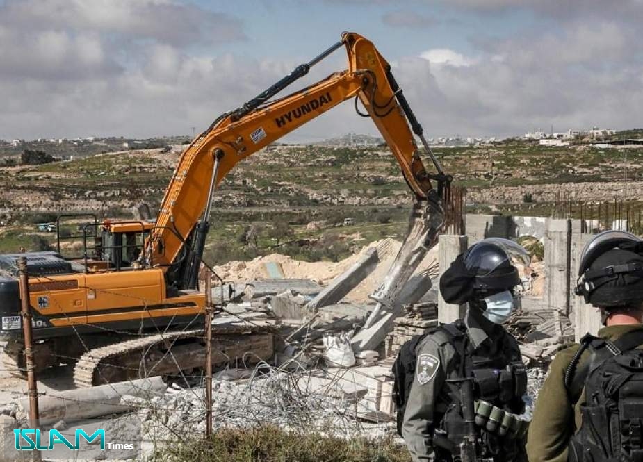 Israeli Army Demolishes Dozens of Palestinian Homes in West Bank