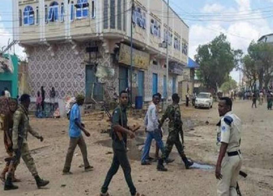 الصومال.. مصرع 15 شخصا بهجوم انتحاري استهدف معسكرا للجيش